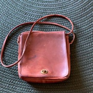 COACH vintage leather crossbody very nice bag!
